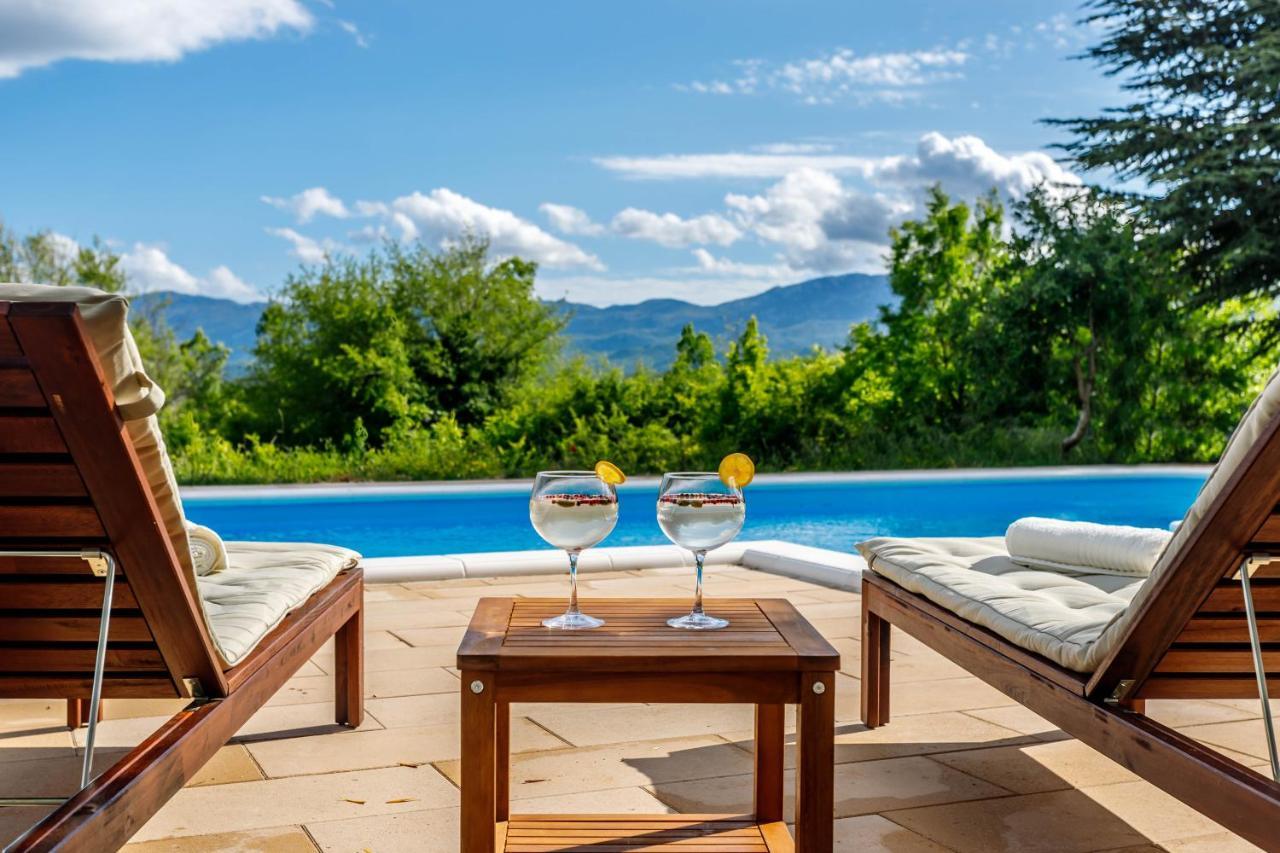 Casa Di Oliva-House With Heated Pool & Jacuzzi In Trilj, Croatia Villa Eksteriør billede