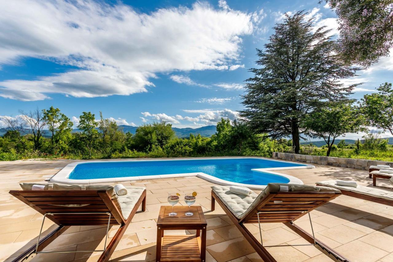 Casa Di Oliva-House With Heated Pool & Jacuzzi In Trilj, Croatia Villa Eksteriør billede